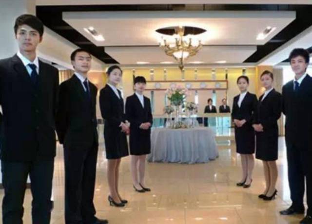 酒店礼仪与服务艺术 细微之处见真诚